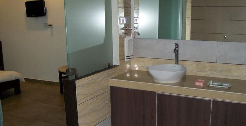 Hotel Palm View Residency Vadodara Exterior photo