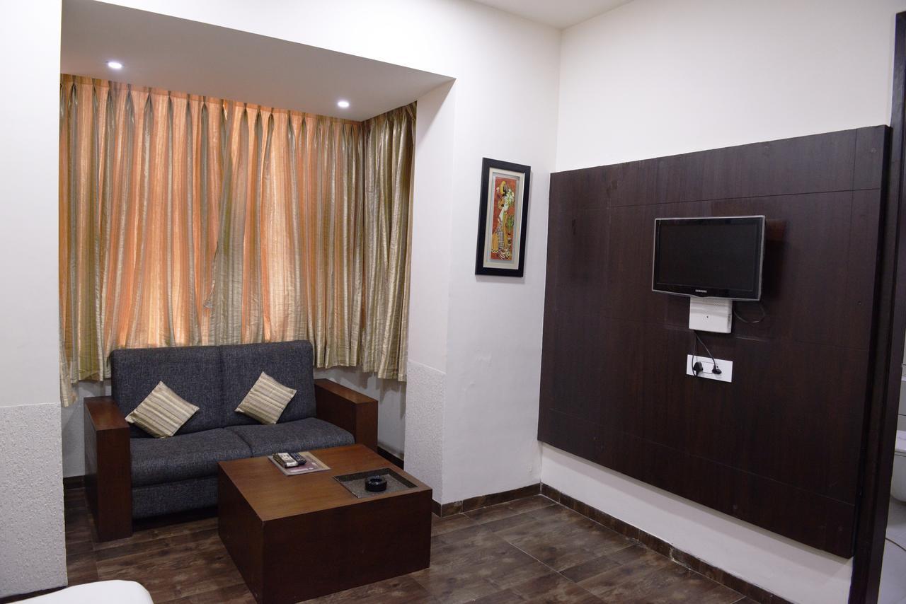Hotel Palm View Residency Vadodara Exterior photo